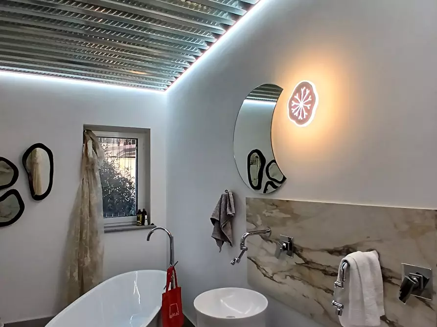 Immagine 8 di Attività commerciale in vendita  in Via Flaminia km 38 a Rignano Flaminio