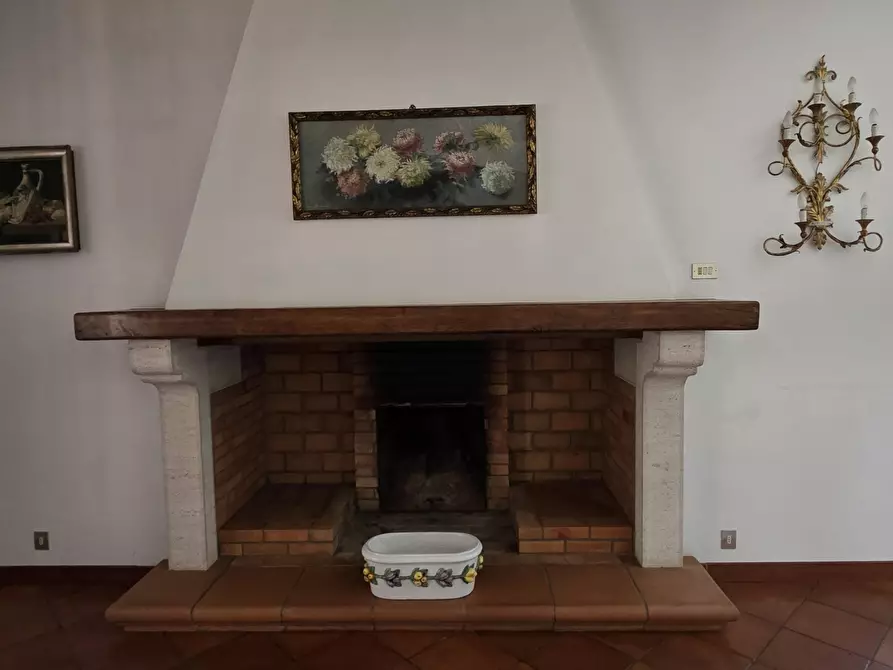 Immagine 19 di Villa in vendita  in Via Aldo Moro 11 a Castelnuovo Di Porto