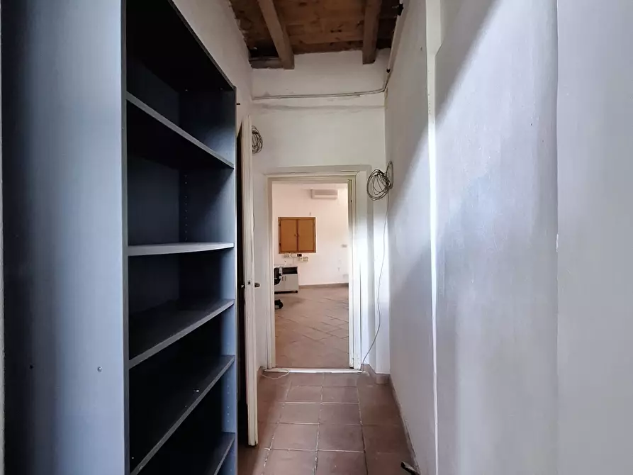 Immagine 7 di Locale commerciale in vendita  in Corso Umberto I 75 a Morlupo