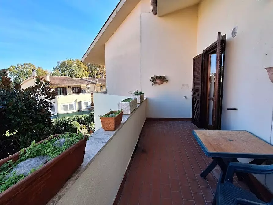 Immagine 11 di Casa bifamiliare in vendita  in Via Gian Lorenzo Bernini 26 a Rignano Flaminio