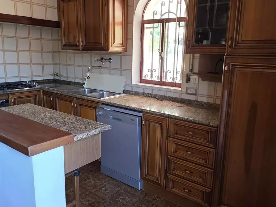Immagine 13 di Villa in vendita  in Via Aldo Moro 11 a Castelnuovo Di Porto