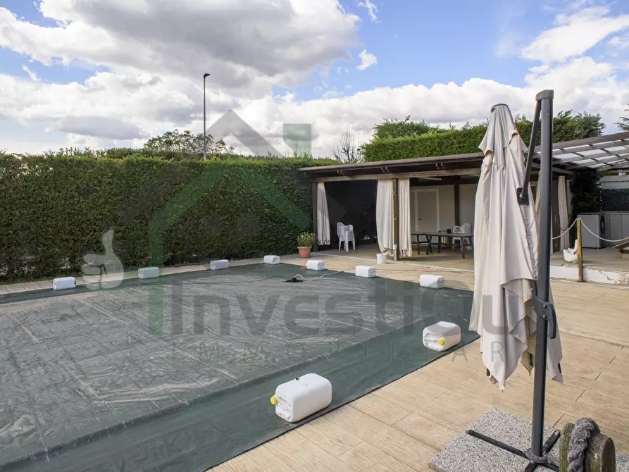 Immagine 12 di Villa in vendita  in Viale Paradiso a Rivarossa