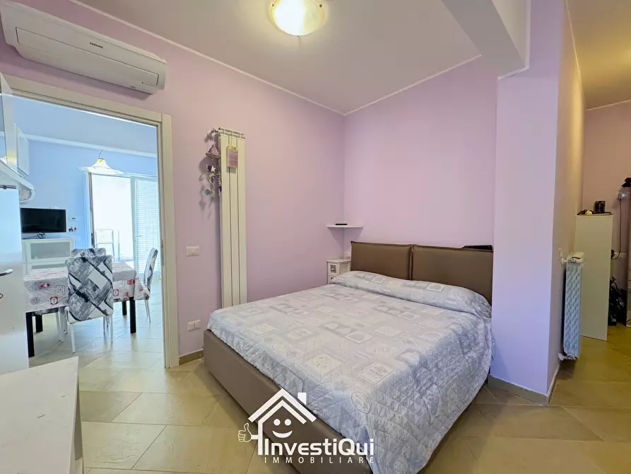 Immagine 10 di Bilocale in vendita  in Via N. Paganini 46 a Pietra Ligure