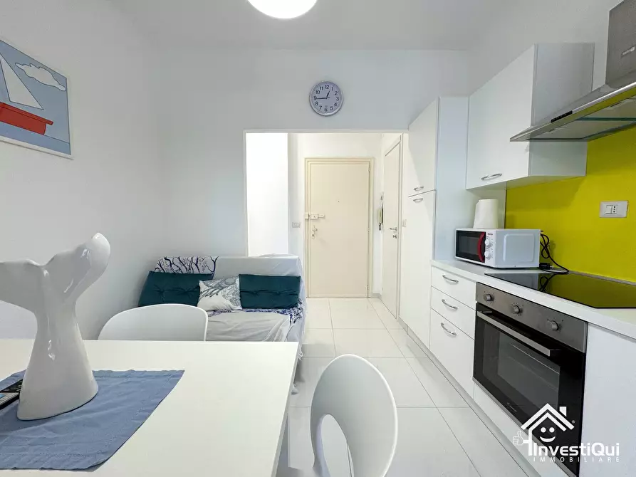 Immagine 4 di Bilocale in vendita  in Viale della Repubblica 91 a Pietra Ligure