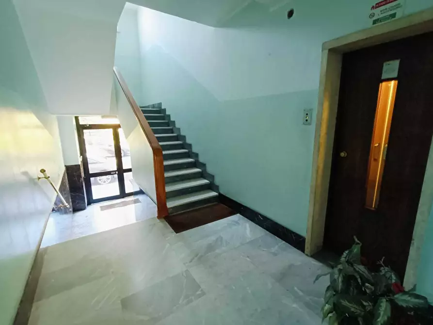 Immagine 3 di Bilocale in vendita  in Via Sempione 144 a Torino