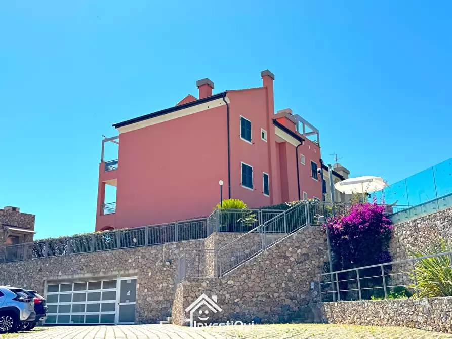 Immagine 28 di Bilocale in vendita  in Via Felice Cascione 26 a Pietra Ligure
