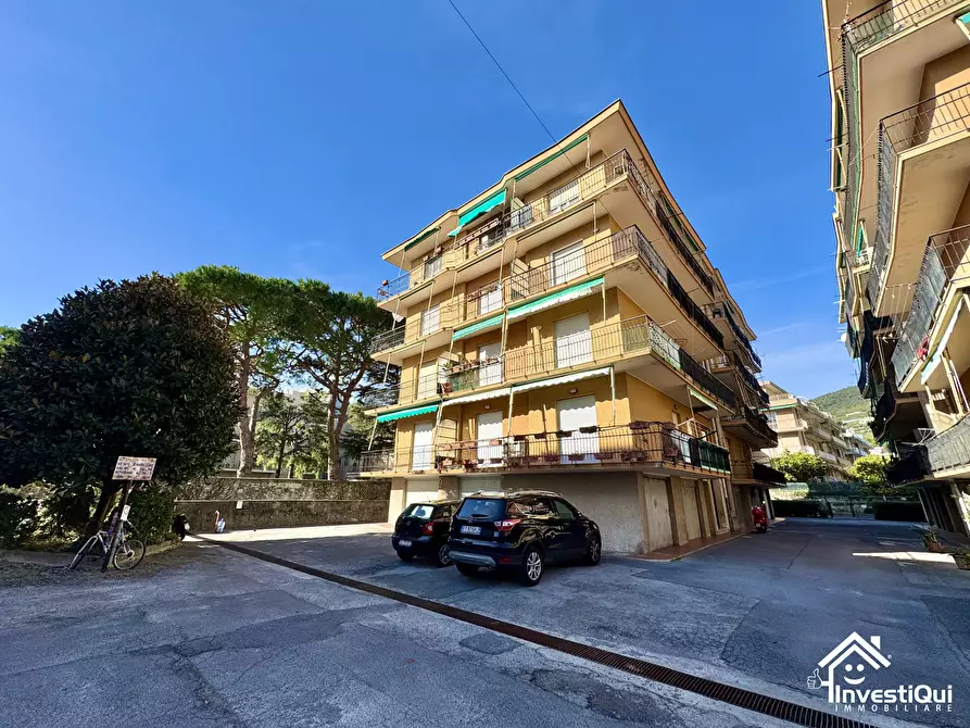 Immagine 2 di Bilocale in vendita  in Via Goffredo Mameli 125 a Pietra Ligure