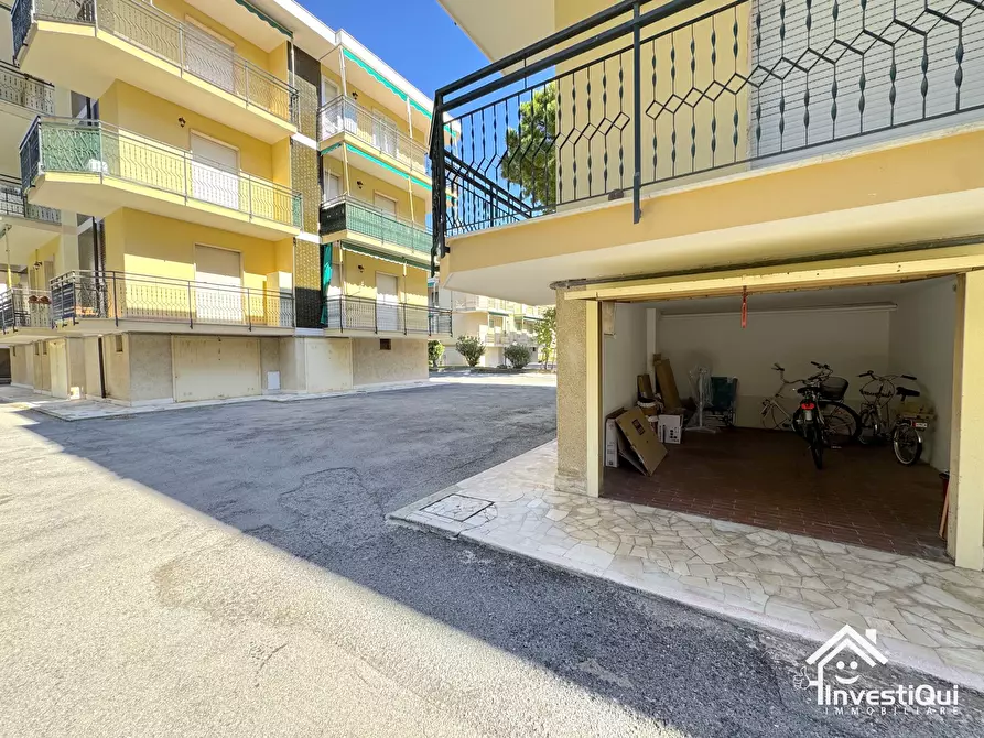 Immagine 27 di Bilocale in vendita  in Viale della Repubblica 91 a Pietra Ligure