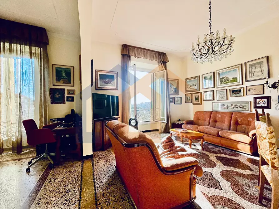 Immagine 4 di Appartamento in vendita  in Piazza del Popolo 8 a Savona