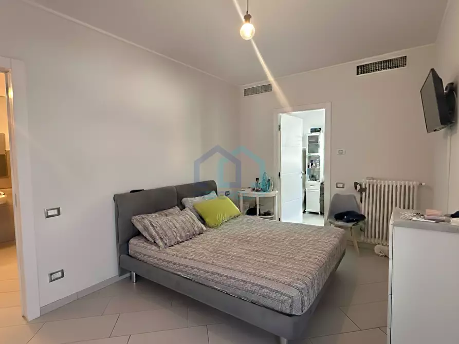 Immagine 6 di Pentalocale in vendita  in Via XXV Aprile 13 a Recco