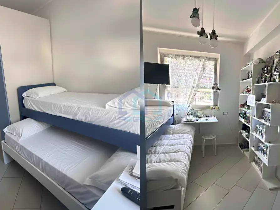 Immagine 10 di Pentalocale in vendita  in Via XXV Aprile 13 a Recco