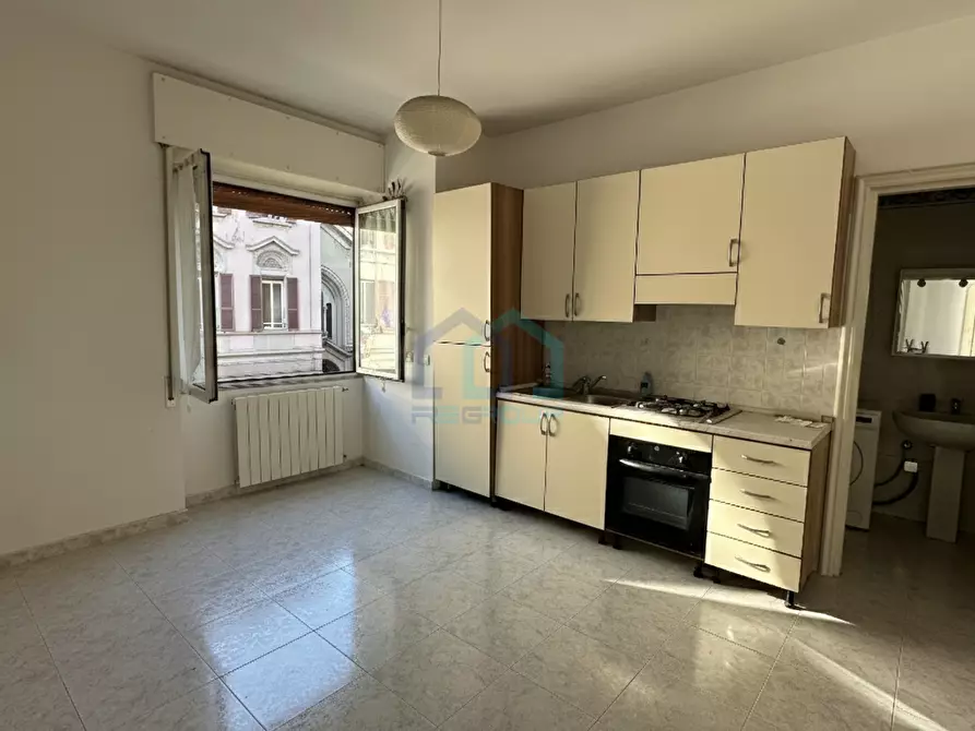 Immagine 4 di Bilocale in vendita  in via iv novembre a Savona