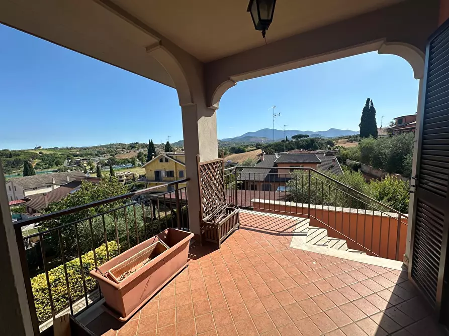 Immagine 9 di Villa in vendita  in Via GuidoReni a Guidonia Montecelio