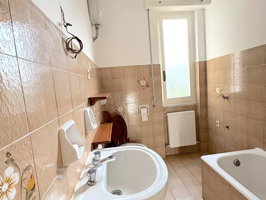 Immagine 14 di Trilocale in affitto  a Leivi