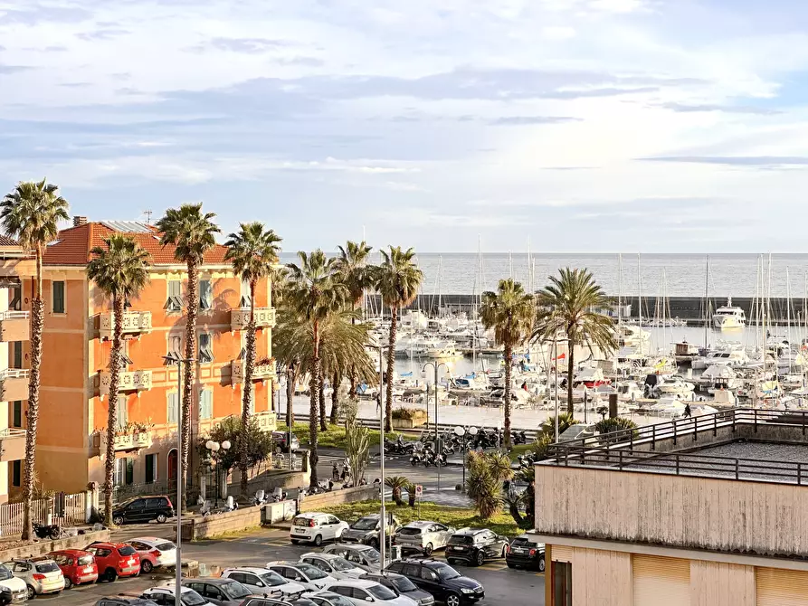 Immagine 22 di Trilocale in affitto  in Piazza Madonna dell'Orto a Chiavari
