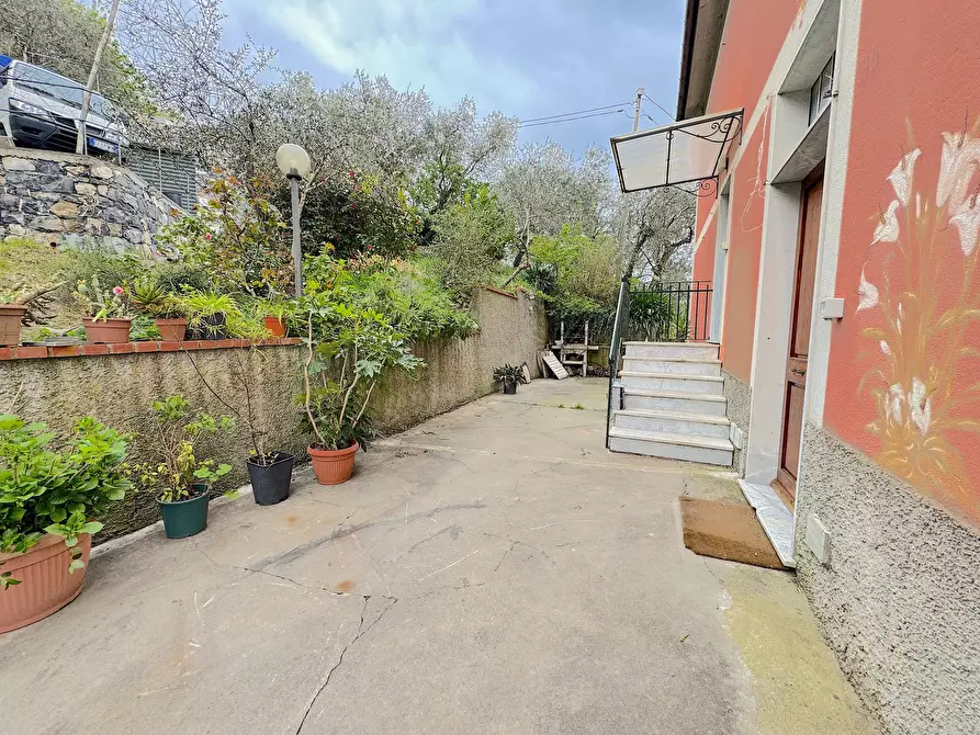 Immagine 21 di Casa bifamiliare in affitto  a Leivi