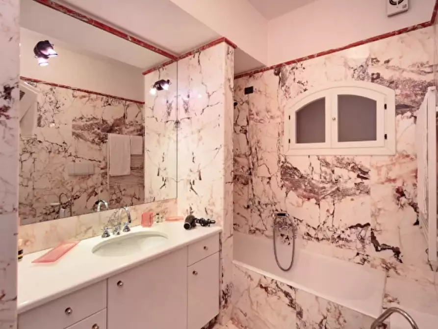 Immagine 21 di Quadrilocale in affitto  a Chiavari