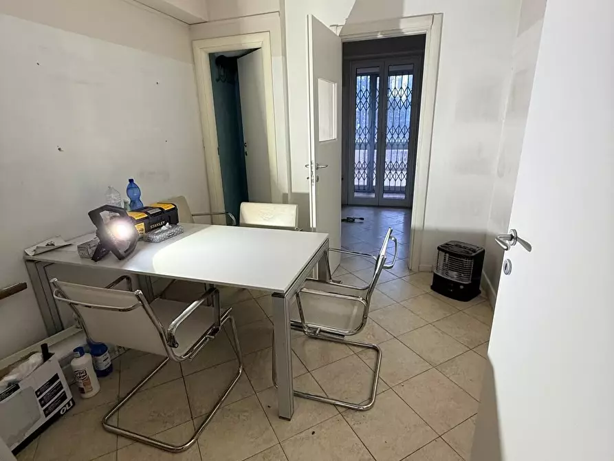 Immagine 2 di Locale commerciale in vendita  in Via Stefano Buonsignori a Firenze