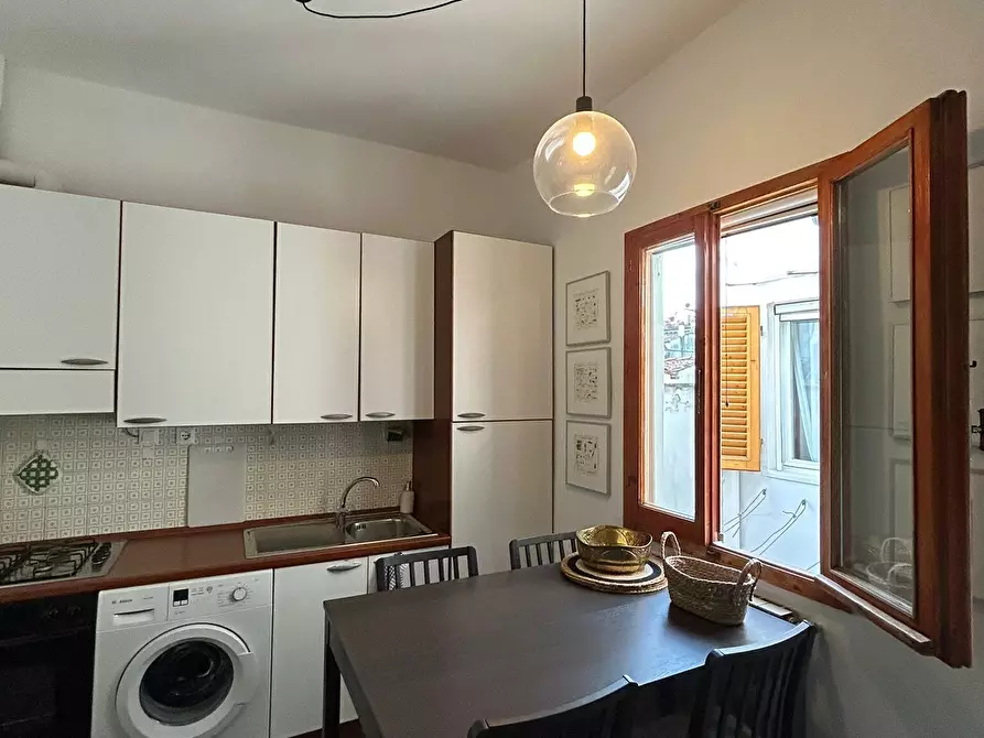 Immagine 2 di Trilocale in affitto  in Via di Santa Lucia a Firenze