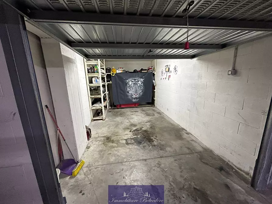 Immagine 1 di Garage in vendita  in Via Baracca a Firenze