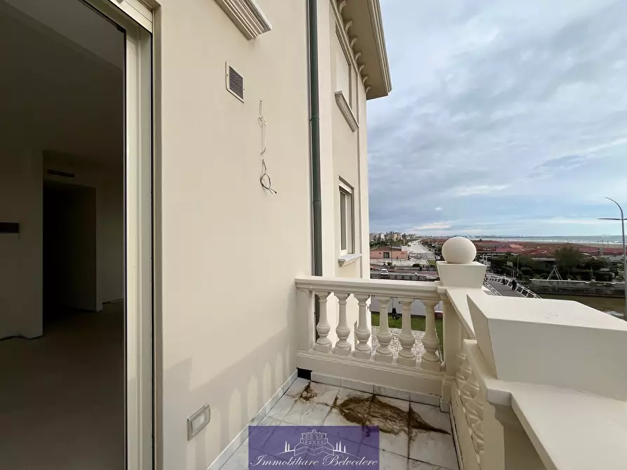 Immagine 3 di Quadrilocale in vendita  in Via Nazario Sauro a Camaiore