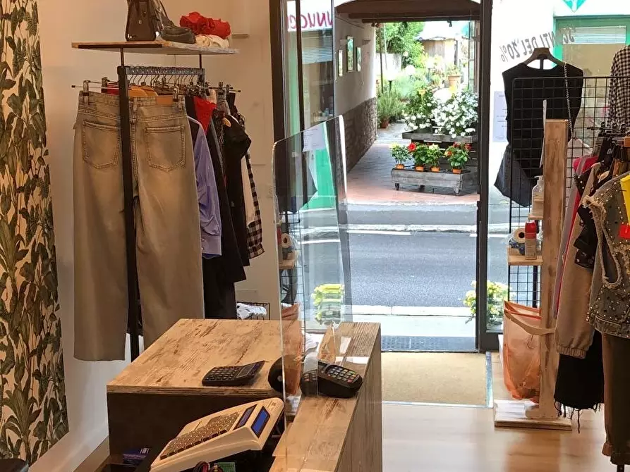 Immagine 6 di Locale commerciale in vendita  in Via di Santo Stefano in Pane 5r a Firenze