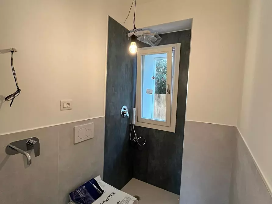 Immagine 16 di Ufficio in vendita  in Via Mazzini a Camaiore