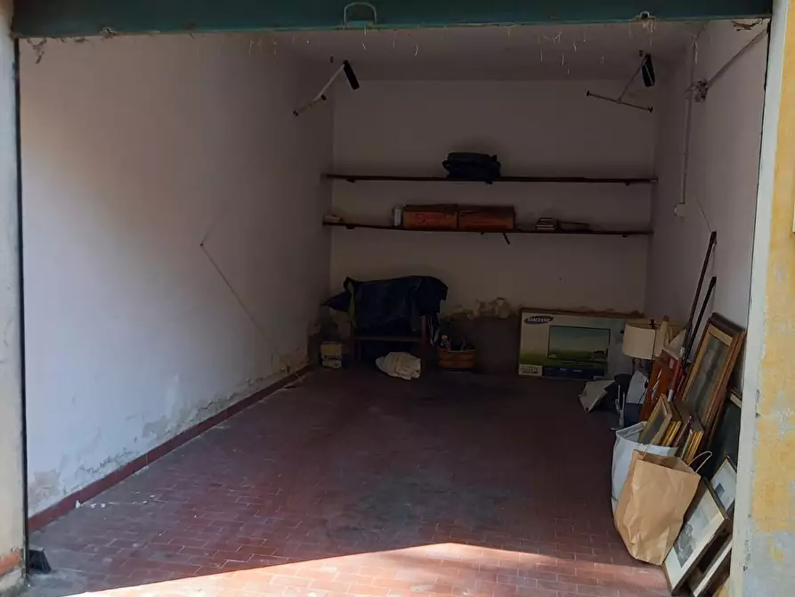 Immagine 3 di Garage in vendita  in Via delle Porte Nuove a Firenze