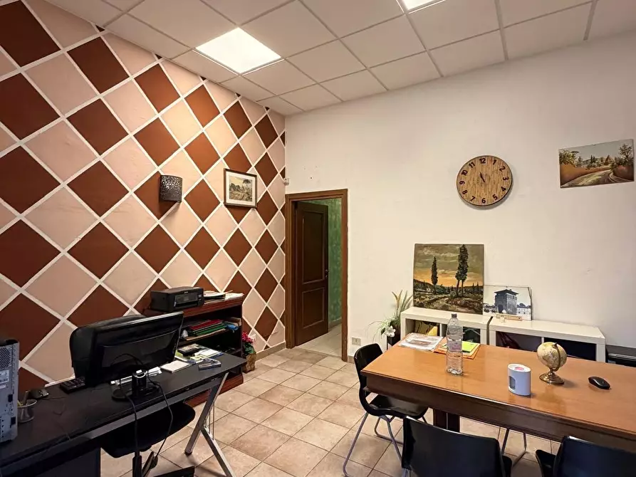 Immagine 16 di Locale commerciale in vendita  in Via Giuseppe Grandi a Firenze