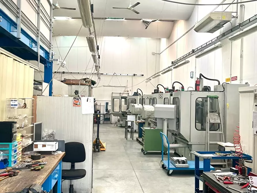 Immagine 8 di Capannone industriale in vendita  in Via Castronella a Campi Bisenzio