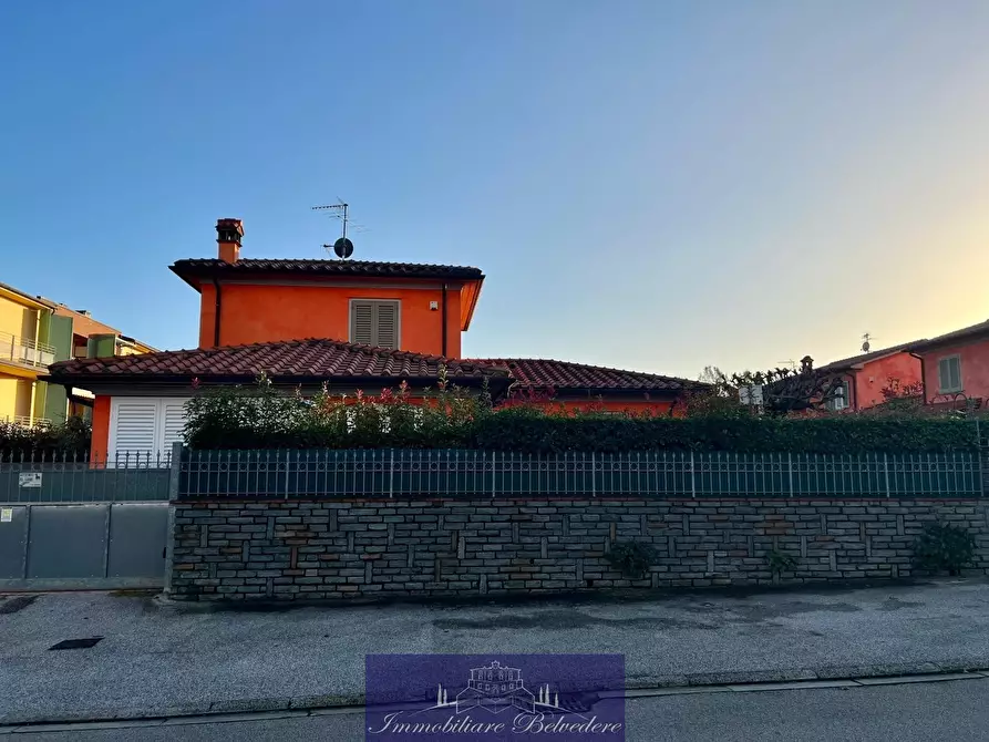 Immagine 38 di Villa in vendita  in Via Eugenio Montale a Montale