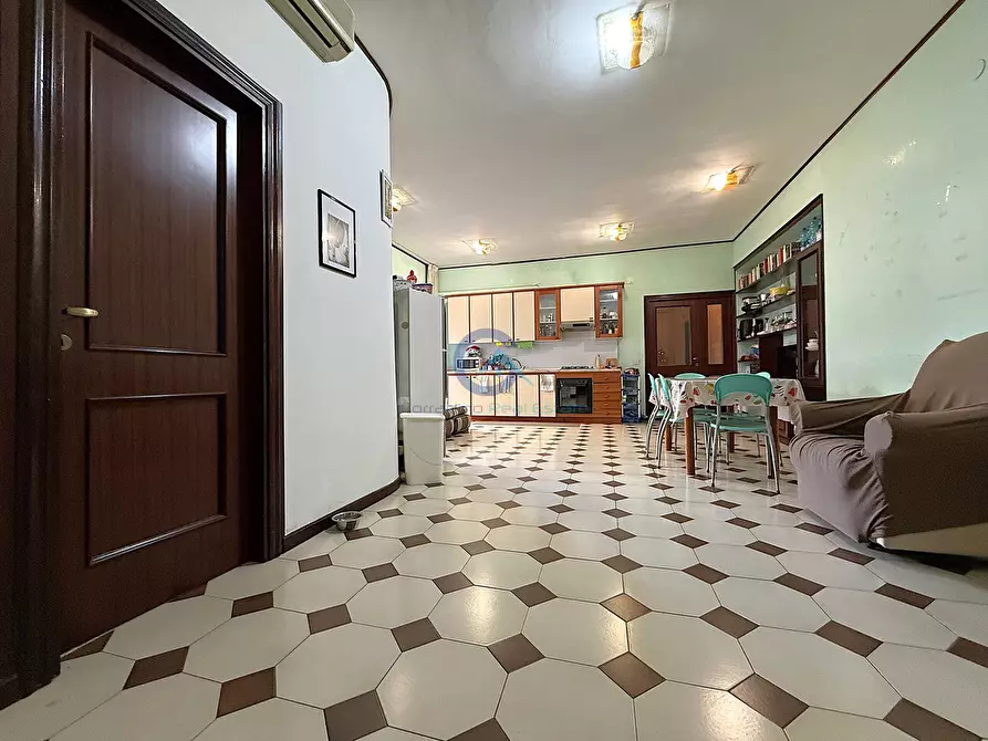 Immagine 4 di Pentalocale in vendita  in Via Corace 46 a Catanzaro