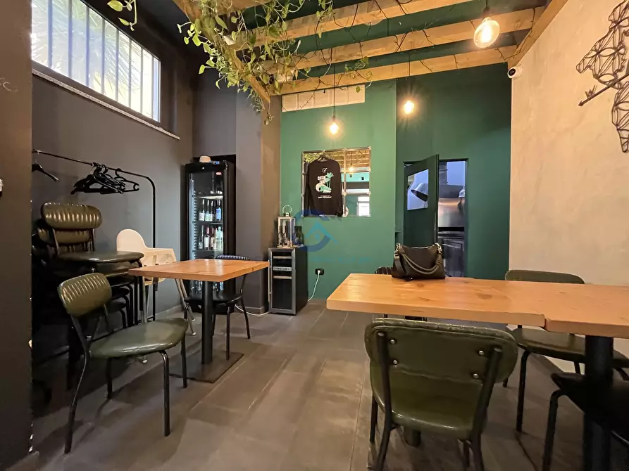 Immagine 4 di Locale commerciale in affitto  in Via Genova 44-46 a Catanzaro