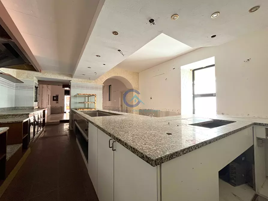 Immagine 10 di Locale commerciale in vendita  in Via Vincenzo de Grazia 40 a Catanzaro