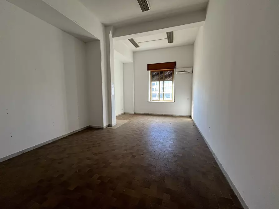 Immagine 4 di Ufficio in affitto  a Catanzaro