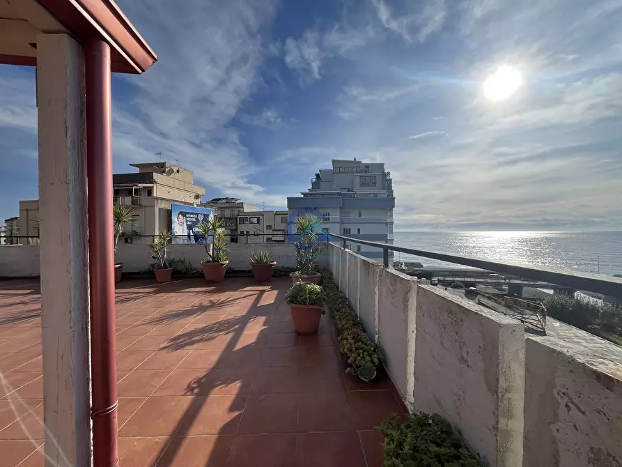 Immagine 2 di Stanza singola in affitto  a Catanzaro