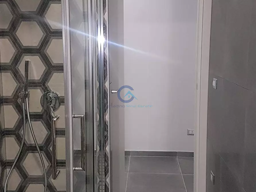 Immagine 11 di Stanza singola in affitto  a Catanzaro