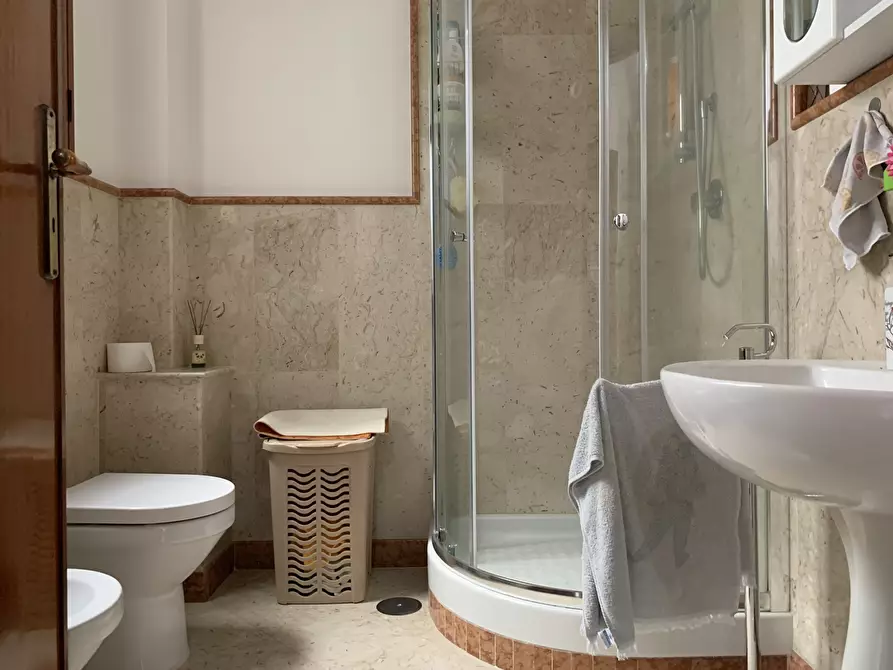 Immagine 12 di Stanza singola in affitto  a Catanzaro