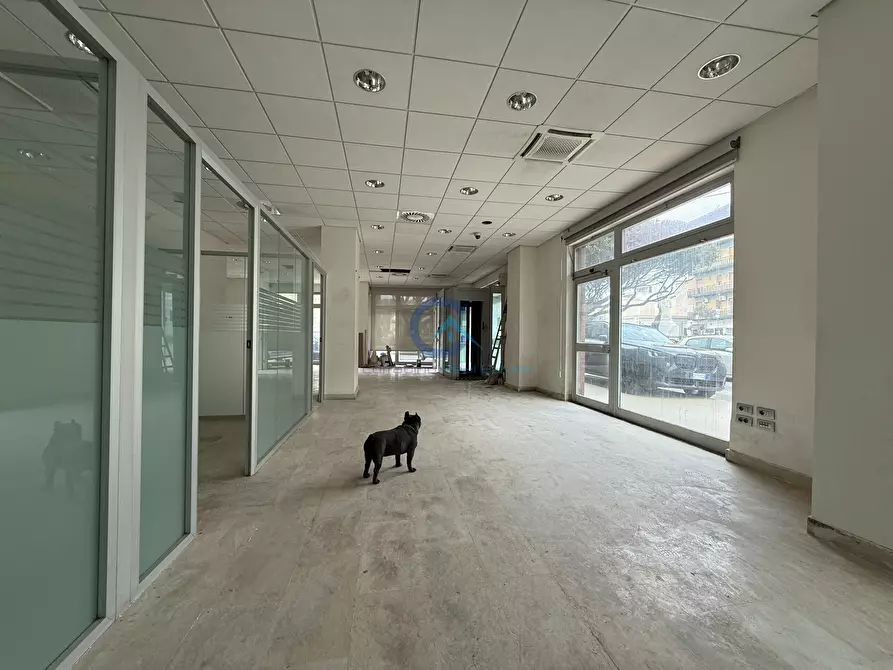 Immagine 10 di Locale commerciale in affitto  in Via Nazario Sauro 9 a Catanzaro