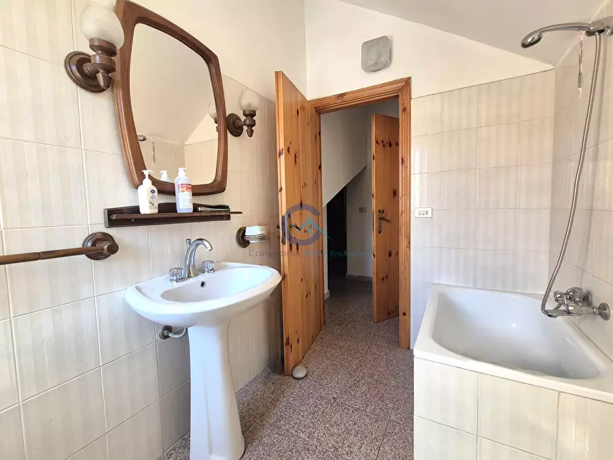 Immagine 11 di Casa trifamiliare in vendita  in VIA DELLE ORCHIDEE 13 a Squillace