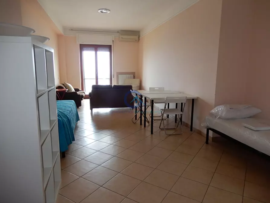 Immagine 7 di Stanza singola in affitto  a Catanzaro