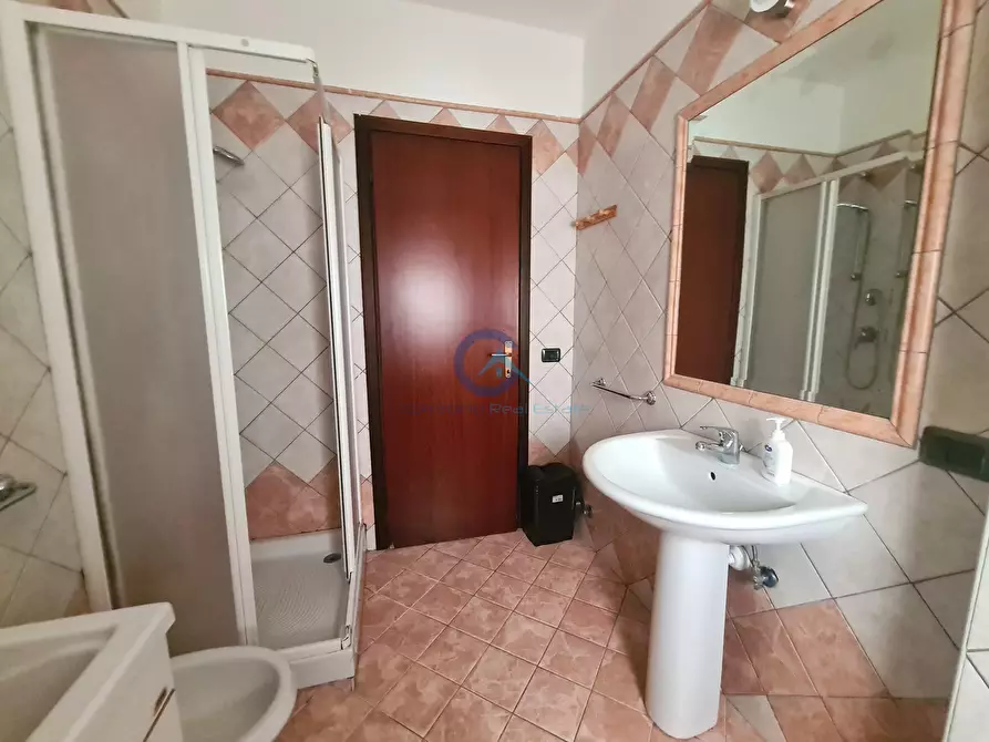 Immagine 9 di Trilocale in affitto  a Catanzaro