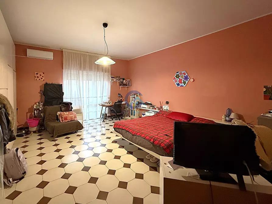 Immagine 8 di Pentalocale in vendita  in Via Corace 46 a Catanzaro