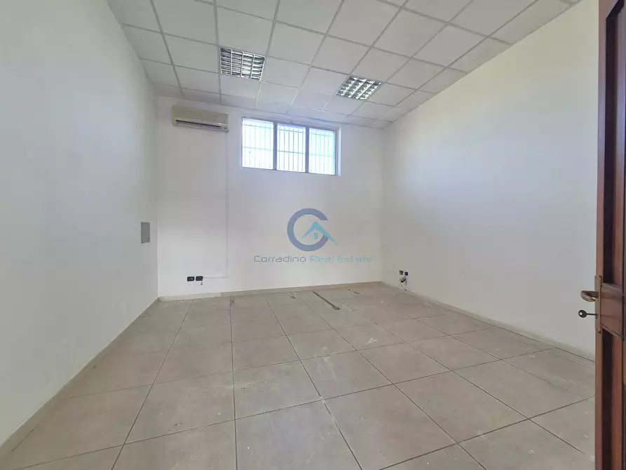 Immagine 3 di Capannone industriale in affitto  in Strada Statale 106 Jonica 8 a Catanzaro