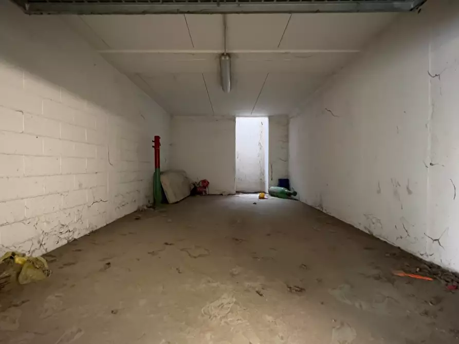 Immagine 2 di Garage in vendita  in Via Leopardi a Borgosatollo