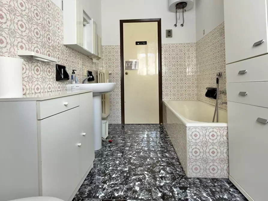 Immagine 9 di Quadrilocale in vendita  in Via Agostino Bassi 8 a Brescia