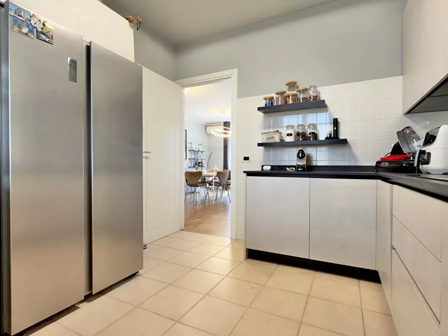 Immagine 10 di Quadrilocale in vendita  in Via Lucio Fiorentini 20 a Brescia