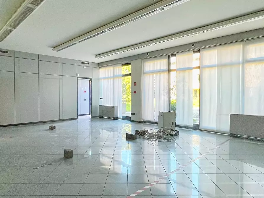 Immagine 1 di Locale commerciale in affitto  in Via Santissima a Borgosatollo