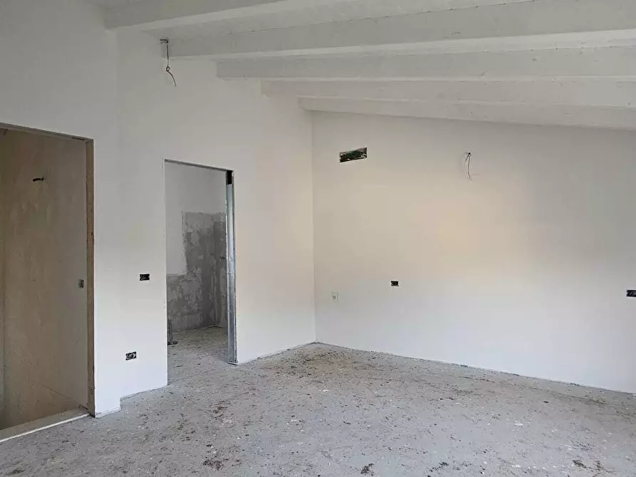 Immagine 5 di Villa in vendita  a Nuvolera