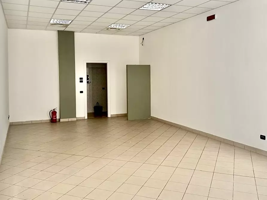 Immagine 4 di Locale commerciale in vendita  in Via Brescia 290 a Nave